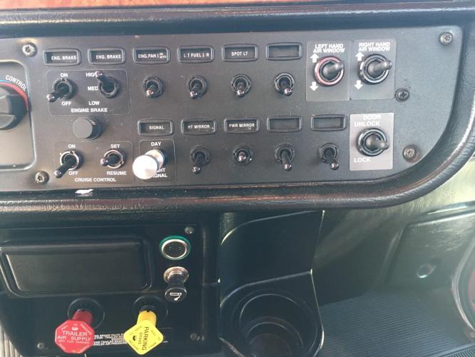 PETERBILT 377