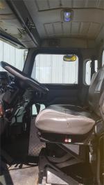 PETERBILT 330