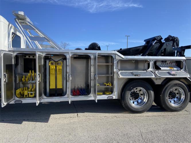 PETERBILT 389