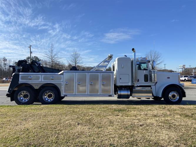 PETERBILT 389