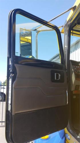 PETERBILT 330