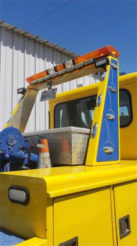 PETERBILT 330