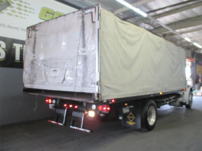 FREIGHTLINER BUSINESS CLASS M2 106