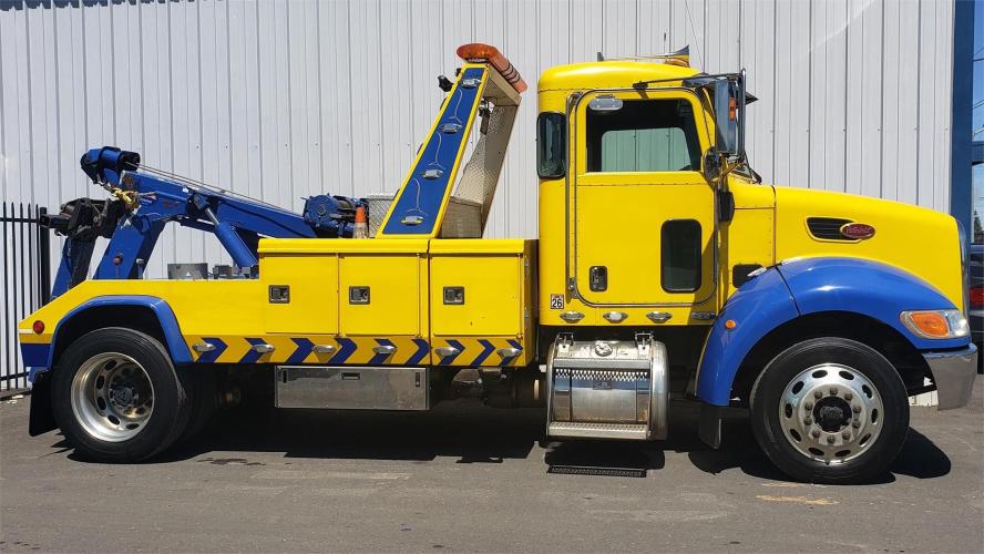 PETERBILT 330