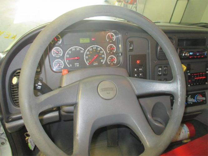 FREIGHTLINER BUSINESS CLASS M2 106