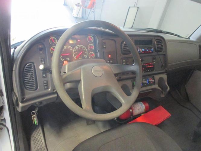 FREIGHTLINER BUSINESS CLASS M2 106