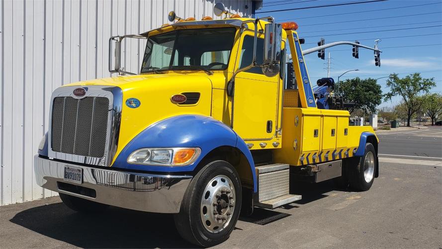 PETERBILT 330