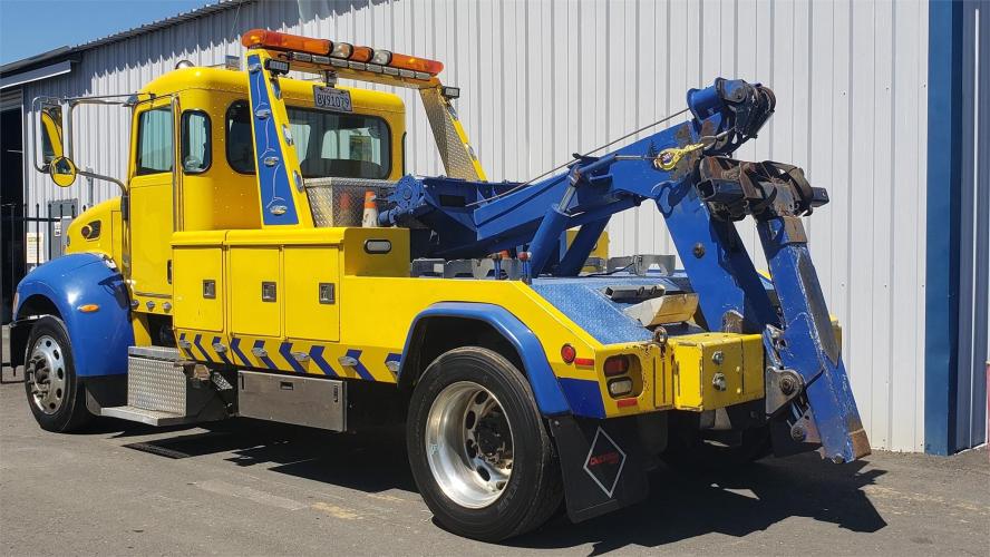 PETERBILT 330