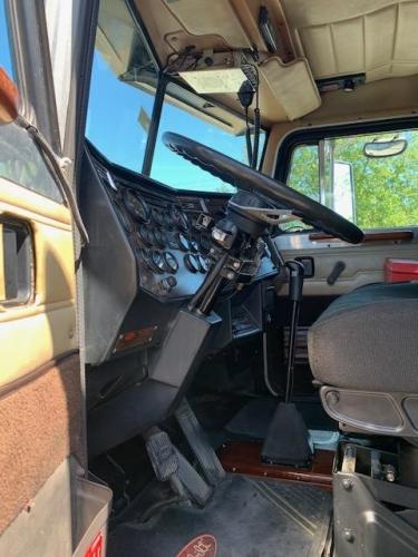 PETERBILT 379