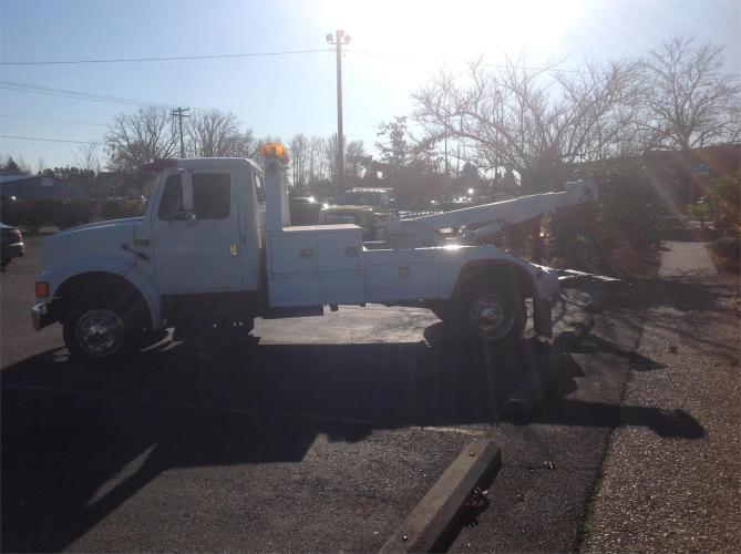 INTERNATIONAL 4700