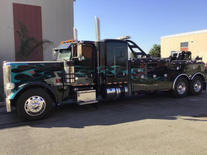 PETERBILT 389