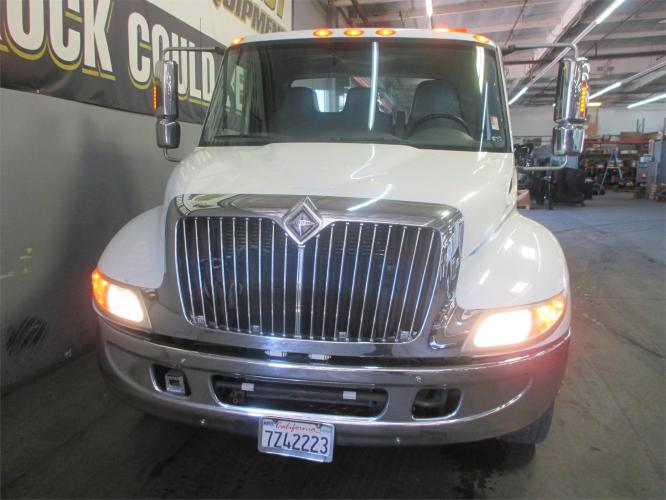 INTERNATIONAL 4300