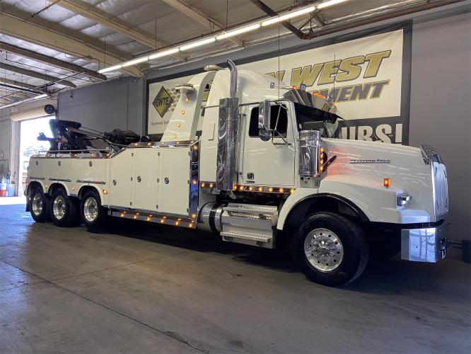 WESTERN STAR 4900