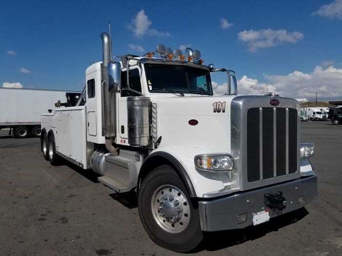 PETERBILT 389