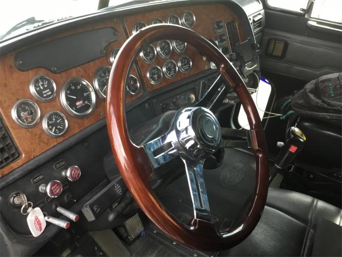 PETERBILT 379