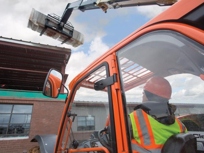 JLG 943