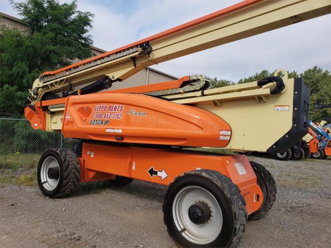 JLG 1250AJP