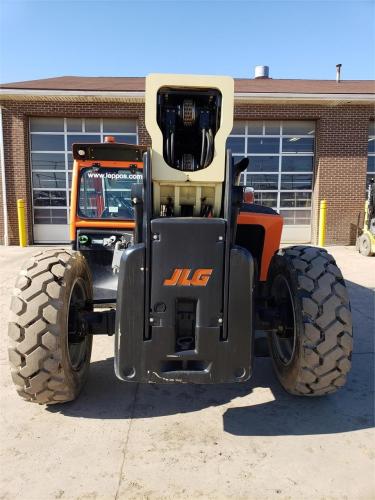 JLG 1055