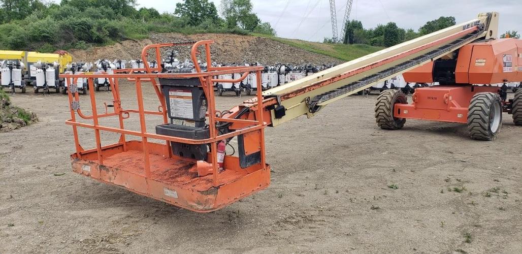 JLG 800S
