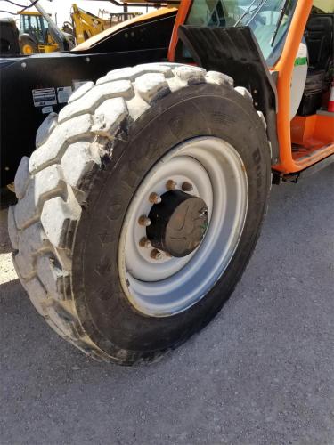 JLG 1055