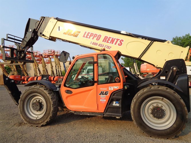 JLG 1255