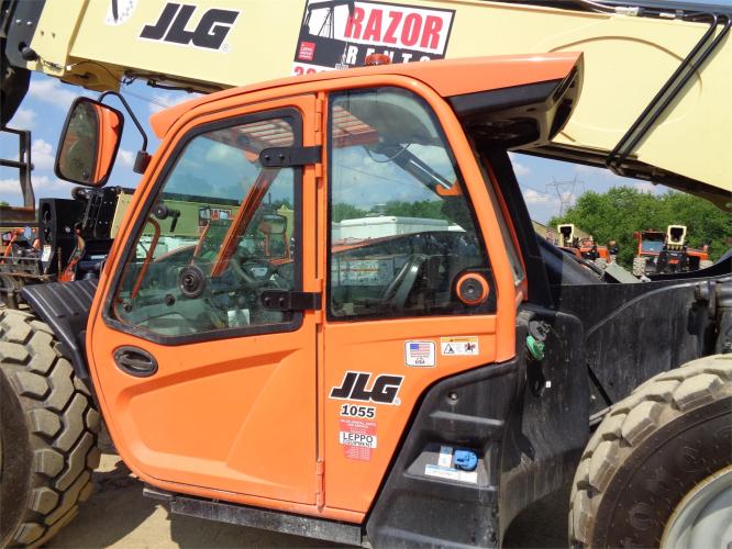 JLG 1055