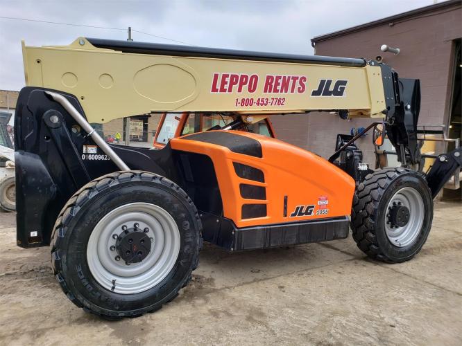 JLG 1055