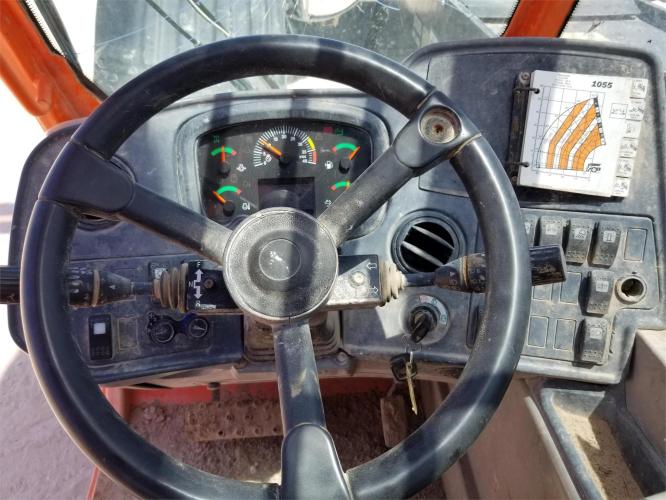 JLG 1055
