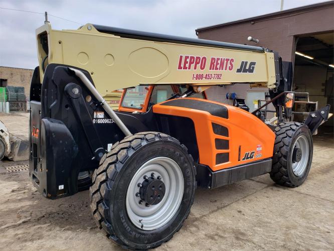 JLG 1055