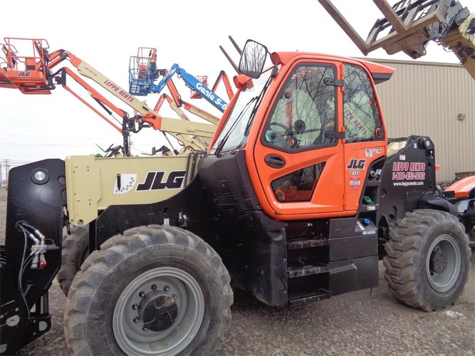JLG 2733
