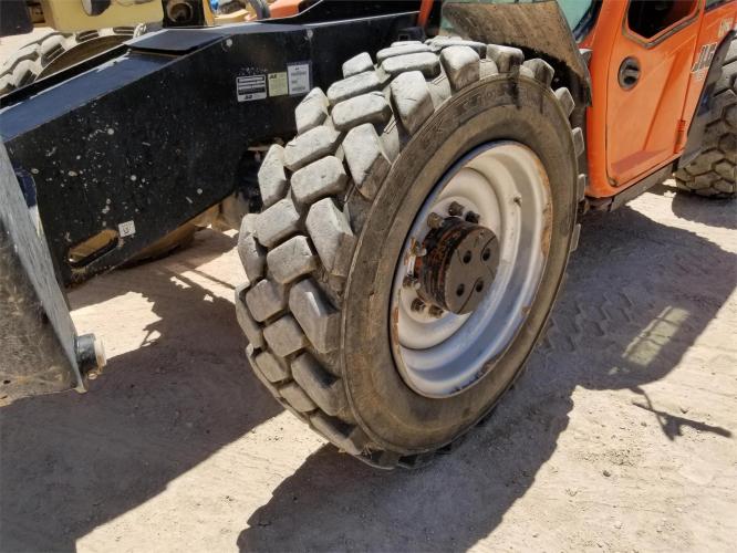 JLG 1055