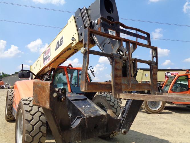JLG 1055
