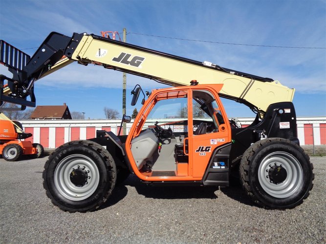 JLG 943