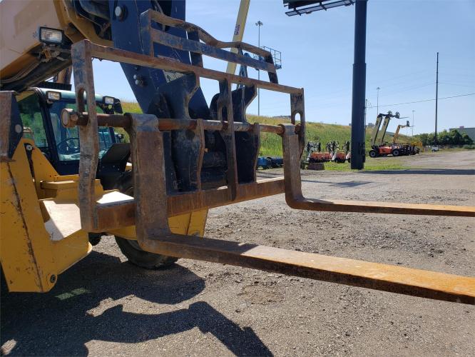CATERPILLAR TL1055C