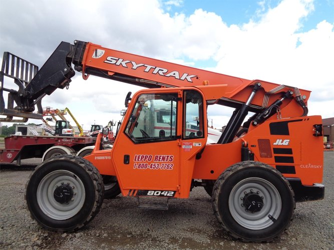 SKY TRAK 8042