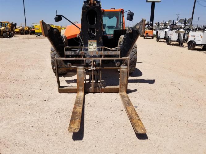 JLG 1055