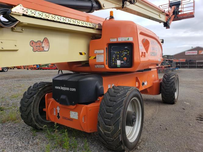 JLG 1250AJP