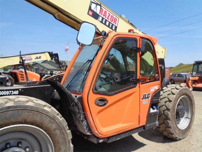 JLG 1055