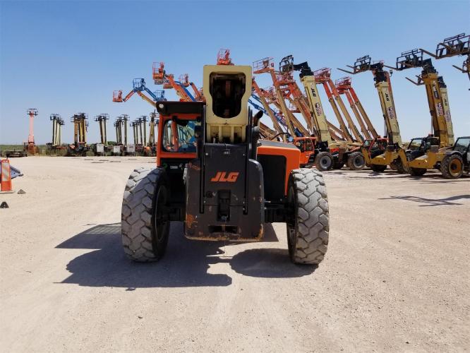 JLG 1055