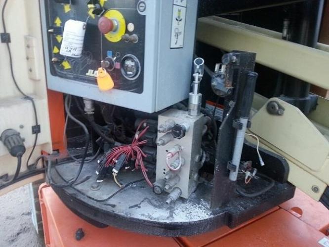 JLG E300AJP