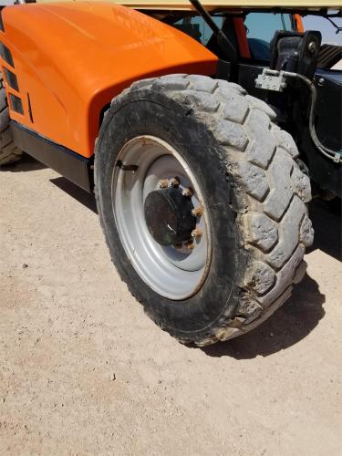 JLG 1055