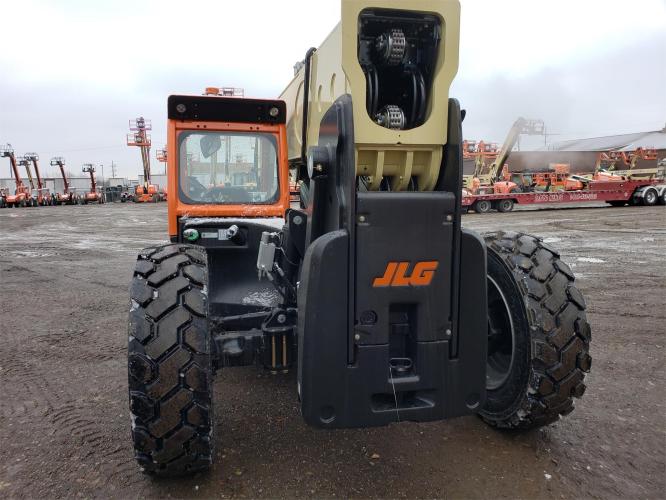 JLG 1055