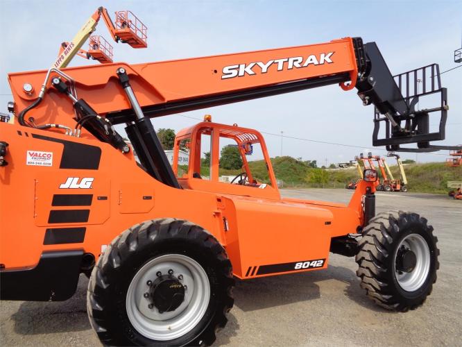 SKY TRAK 8042