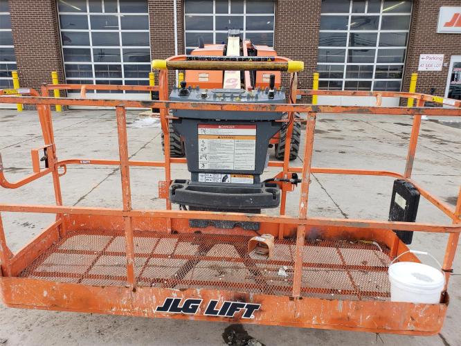 JLG 600S