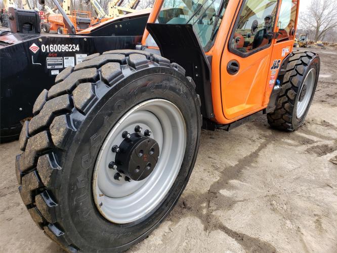 JLG 1055