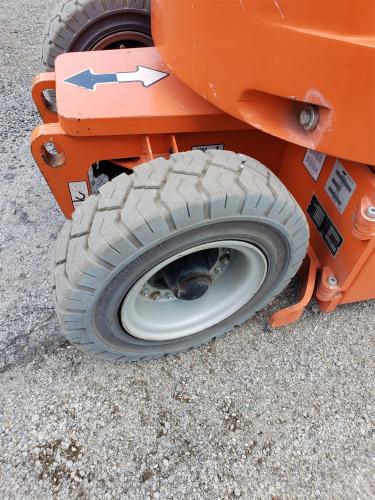 JLG E300AJP
