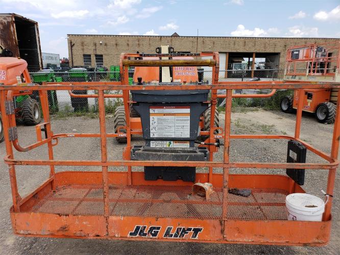 JLG 400S