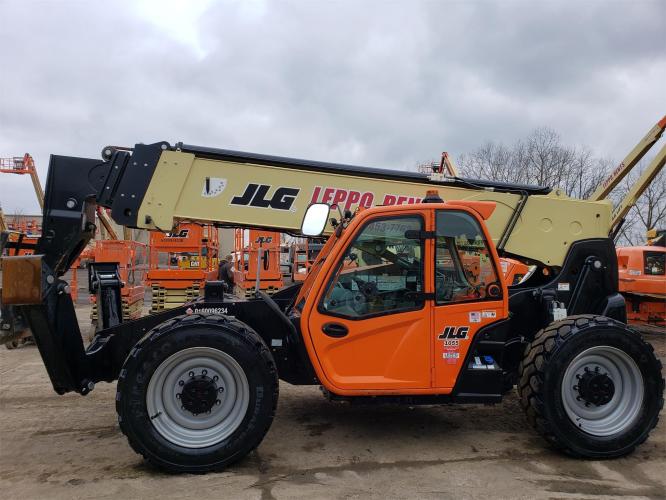 JLG 1055