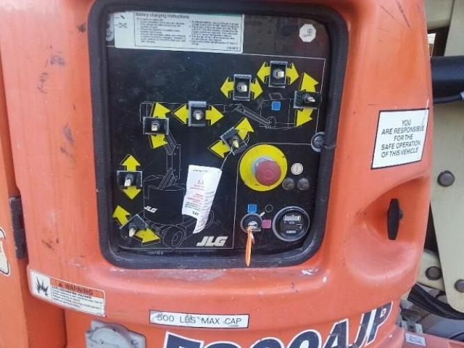 JLG E300AJP