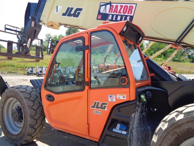 JLG 1055